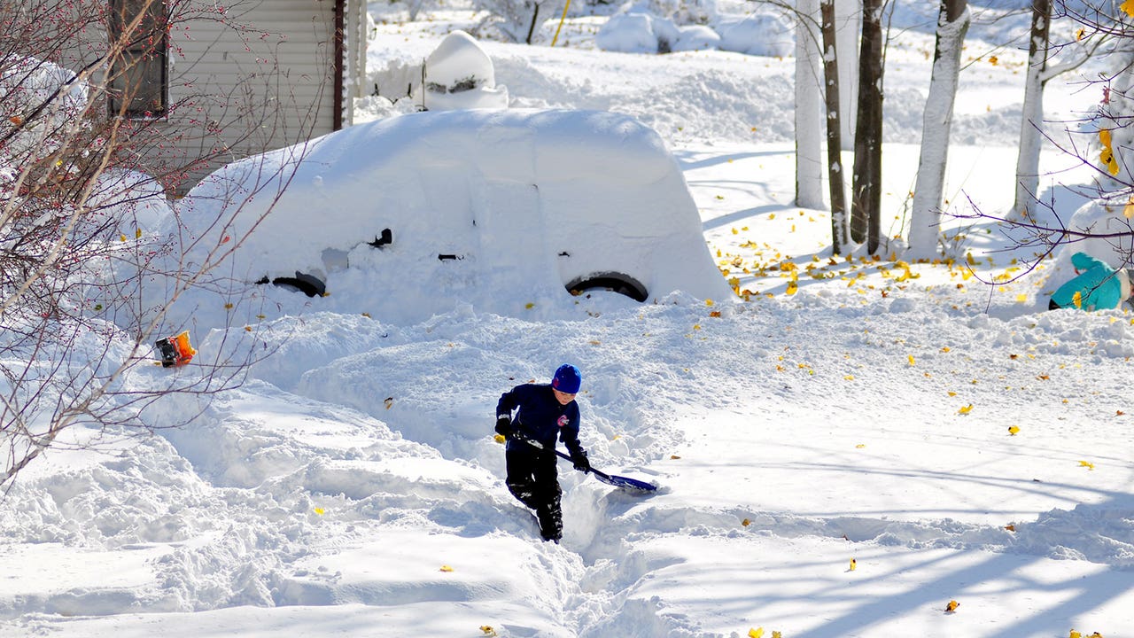 Bills not sure they'll be able to clear snow in time for game